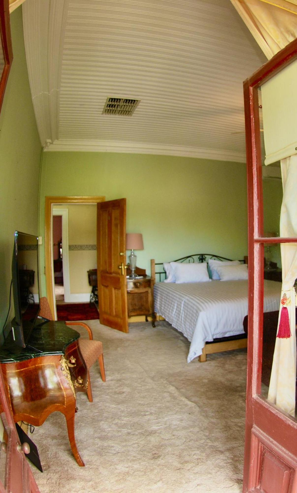 Historic Star Lodge And Station Masters House Narrandera Room photo